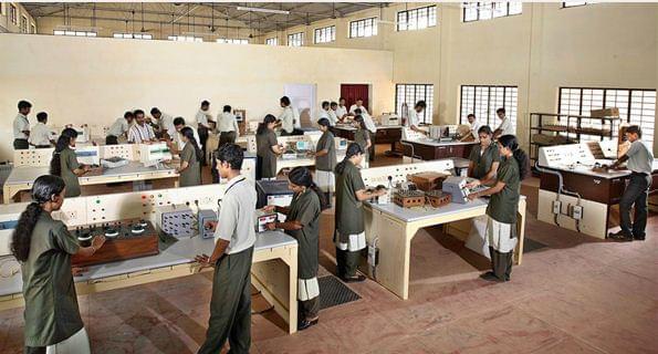 SNDP Yogam Arts and Science College Pulpally Wayanad Laboratory photo 1